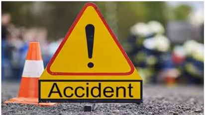 West Bengal: 6 killed, 11 injured as speeding lorry hits stationary SUV carrying wedding guests