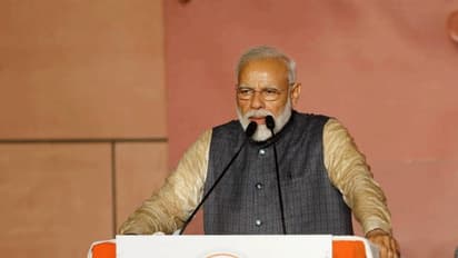 কাশ্মীরের শ্যুটিং নিয়ে চিন্তায় পরিচালকরা, মোদী দিলেন আশ্বাস