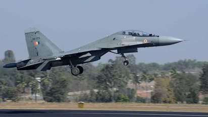 ഇന്ത്യൻ വ്യോമസേനയുടെ സുഖോയ് സു-30 വിമാനം അസമിൽ തകർന്നു വീണു