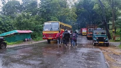 കേരളത്തിലേക്ക് പോകുന്നവർക്ക് പ്രത്യേക പാസ് ആവശ്യമില്ലെന്ന് കർണാടക ഡിജിപി, മൈസൂർ വഴി യാത്ര ഒഴിവാക്കാനും നിർദേശം