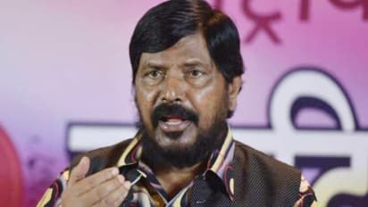 മഹാരാഷ്ട്രയില് ബിജെപിയോട് കൗണ്സില് സീറ്റ് ചോദിച്ച് രാംദാസ് അത്താവാലേയുടെ പാര്ട്ടി