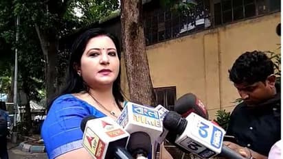 তাঁর বিরুদ্ধে কুরুচিকর মিম , সাইবার সেলে অভিযোগ বৈশাখীর