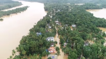 ಭಾರೀ ಮಳೆ : 2.2 ಲಕ್ಷ ಸಂತ್ರಸ್ತರ ರಕ್ಷಣೆ, 170 ರಸ್ತೆ ಸಂಪರ್ಕ ಕಡಿತ