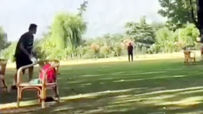 క్రికెట్ ఆడుతోన్న మహేష్ బాబు.. వీడియో షేర్ చేసిన డైరెక్టర్!