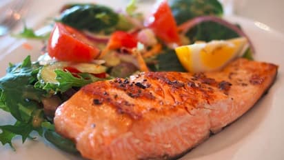 বর্ষা উপভোগ করতে পাত পেরে খাওয়া! ক্যালরি ছাড়াই কাটিয়ে ফেলুন বর্ষা