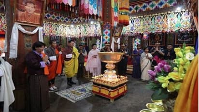 ಸುಷ್ಮಾ ಗೌರವಾರ್ಥ ದೇಗುಲದಲ್ಲಿ ಸಾವಿರ ದೀಪ ಬೆಳಗಿಸಿದ ಭೂತಾನ್ ದೊರೆ!