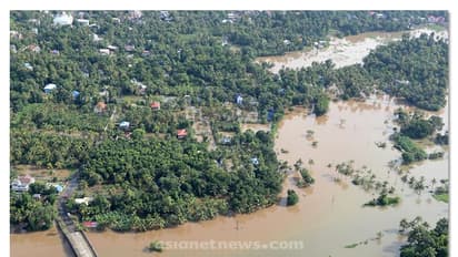 സംസ്ഥാനത്ത് 2.61 ലക്ഷം പേര് ഇപ്പോഴും ക്യാംപുകളില്: 58 പേര്ക്കായി തെരച്ചില് തുടരുന്നു