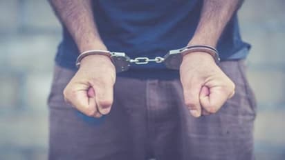 ಮಹಿಳೆಯ ಮುಂದೆ ಜಿಪ್ ಬಿಚ್ಚಿ ಅಸಭ್ಯ ವರ್ತನೆ : ಅರೆಸ್ಟ್