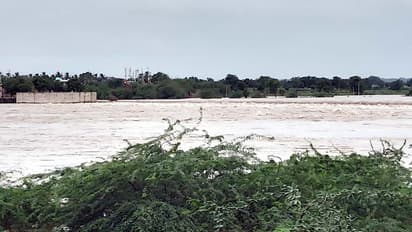 ಕಲಬುರಗಿ: ನೆರೆಗೆ ಕೊಚ್ಚಿ ಹೋಗಿದ್ದ ವ್ಯಕ್ತಿಯನ್ನ ಪತ್ತೆ ಹಚ್ಚಿದ ಸೇನಾಪಡೆ