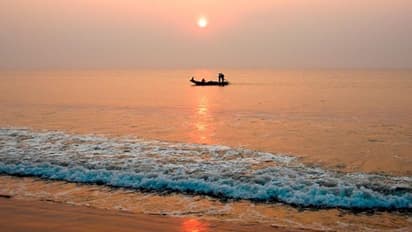 সমুদ্রপ্রেমীরা যান গোপালপুর! অল্প সময়ে উপভোগ করুন নির্জন সমুদ্র সৈকত