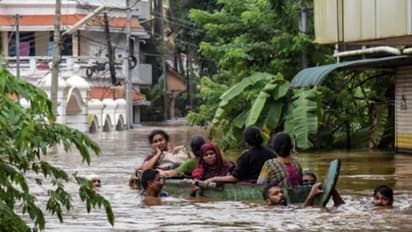 മലഞ്ചെരുവിലെ വീടുകളിലേക്ക് മടങ്ങുന്നതിന് മുൻപ് എടുക്കേണ്ട ചില മുൻകരുതലുകൾ; മുരളി തുമ്മാരുകുടി എഴുതുന്നത്