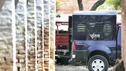 అనాగరికం: విచారణ పేరుతో చావబాది, మూత్రం తాగించిన పోలీసులు