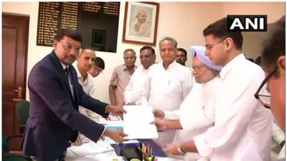 রাজ্যসভার মনোনয়ন জমা দিলেন মনমোহন! ২৮ বছর পর ছাড়লেন পরিচিত কেন্দ্র