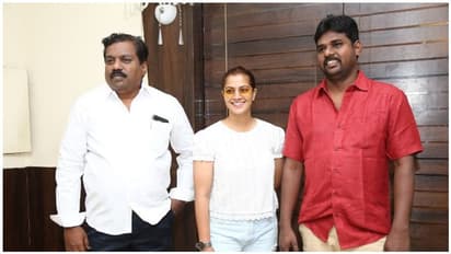 ’யாரையும் திருமணம் செய்துகொள்ள மாட்டேன்’...மேடையில் அதிரடியாக அறிவித்த நடிகை வரலட்சுமி...