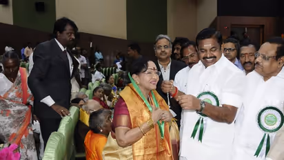  அதிமுக ஆட்சியில் தகுதியற்றவர்களுக்கு கலைமாமணி விருதுகள்? உயர்நீதிமன்ற மதுரை கிளை அதிரடி உத்தரவு..!