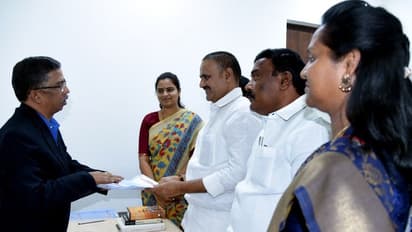 వైసీపీ ఎమ్మెల్సీ అభ్యర్థుల నామినేషన్ దాఖలు