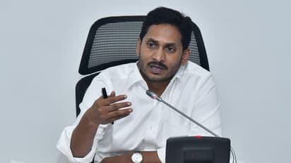 సీఈవో హెచ్చరికలు బేఖతారు: పోలవరంపై మడిమ తిప్పని జగన్