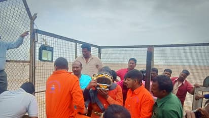 ತುಂಗಭದ್ರಾ ಮುಖ್ಯ ಕಾಲುವೆ ಗೇಟ್ ಕಟ್: 50 ಅಡಿ ನೀರಿನಾಳಕ್ಕೆ ಇಳಿದ ಮುಳುಗು ತಜ್ಞ