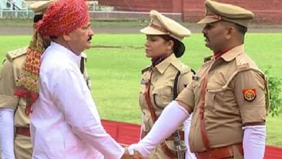 इस कांस्टेबल को पिछले दस साल से आखिर क्यों डीजीपी साहब करते हैं सैल्यूट