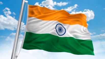 Flag Code: ఇక నుంచి రాత్రివేళ కూడా జెండా ఎగరవేయవచ్చు.. జెండా ఎగురవేసేటప్పుడు పాటించాల్సిన నియమాలివే..