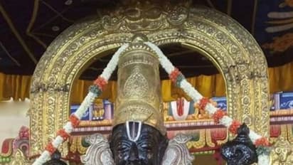 வியர்வை சிந்தினார் அத்திவரதர்..! தெரியுமா இந்த அற்புத நிகழ்வு..!