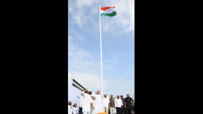 మంగళగిరిలో పవన్ కళ్యాణ్ ఇండిపెండెన్స్ డే సెలబ్రేషన్స్  (ఫొటోస్)