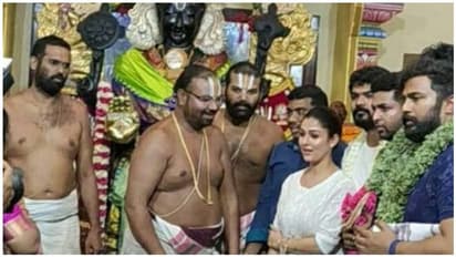 சூப்பர் ஸ்டாரைத் தொடர்ந்து அத்திவரதர் தரிசனத்துக்கு வந்த லேடி சூப்பர் ஸ்டார் நயன்தாரா...