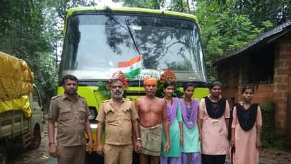 ನೆರೆಯ ನಡುವೆಯೂ ಸ್ವಾತಂತ್ರ್ಯದ ಕಿಚ್ಚು : ನೀರಿನ ನಡುವೆಯೂ ಹಾರಿದ ತಿರಂಗಾ