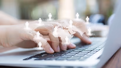 സോഷ്യല്‍മീഡിയയിലൂടെ വിദ്വേഷ പരാമര്‍ശം; ജീവനക്കാരനെ പിരിച്ചുവിട്ട് ലുലു ഗ്രൂപ്പ്