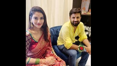 नुसरत जहां ने की दुर्गा पूजा, कट्टरपंथी मौलवी बोले धर्म बदल ले