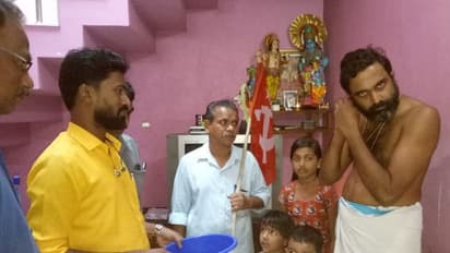 കാതിലെ കടുക്കന് ഊരി നല്കി മേല്ശാന്തി; ആര്ക്കാണ് നമ്മളെ തോല്പ്പിക്കാന് കഴിയുകയെന്ന് മുഖ്യമന്ത്രി