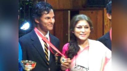 মদ্যপ অবস্থায় গাড়ি দুর্ঘটনা! পাঁচিল ভেঙে পুলিশি হেফাজতে সাংসদ রূপা গঙ্গোপাধ্যায়ের ছেলে