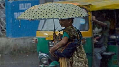জলমগ্ন কলকাতা! আগামী ৪৮ ঘণ্টা কেমন থাকবে আবহাওয়া