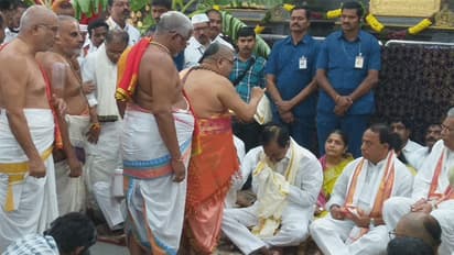 యాదాద్రిలో కేసీఆర్.. బాలాలయంలో ప్రత్యేక పూజలు