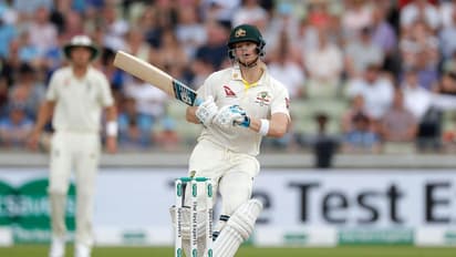 ഇയാളിതെന്ത് ഭാവിച്ചാണ്; സ്റ്റീവ് സ്മിത്തിന്റെ ഫൂട്ട് വര്ക്ക് കണ്ട് അന്തംവിട്ട് ആരാധകര്