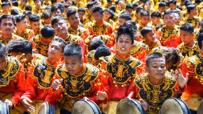 Acehnese hold mass dance for Indonesian independence day