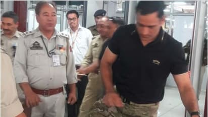 ಸೇನೆಯಲ್ಲಿ ಸೇವೆ ಸಲ್ಲಿಸಿ ರಾಂಚಿಗೆ ಮರಳಿದ ಸೈನಿಕ ಧೋನಿ!