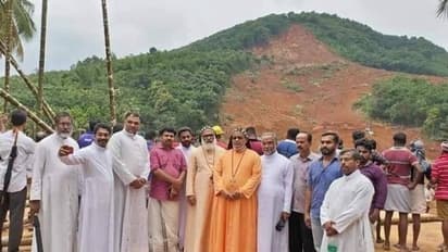 കവളപ്പാറയിലെ ദുരന്തമുഖത്ത് നിന്ന് ഗ്രൂപ്പ് സെൽഫി; പുരോഹിതർക്കെതിരെ പ്രതിഷേധം