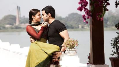 తమకన్నా వయసులో చిన్నహీరోలతో హీరోయిన్ల రొమాన్స్!