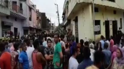 యూపీలో లిక్కర్ మాఫియా అరాచకం: జర్నలిస్ట్, అతని సోదరుడి కాల్చివేత