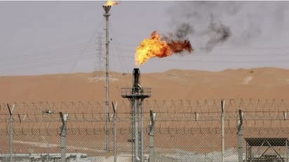 സൗദിയില് എണ്ണപ്പാടത്തിന് നേരെ ഹൂതികളുടെ ആക്രമണം