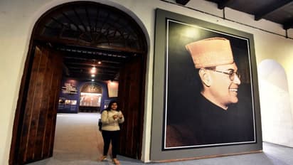 ১৮ অগাস্টই নেতাজির মৃত্যুদিন, রহস্যে ইতি টেনে স্বীকৃতি কেন্দ্রের, ফের বিতর্ক