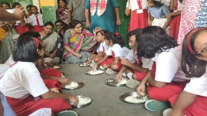 মিড ডে মিলে নুন ভাত, লকেটের আচমকা হানায় সাসপেন্ড দুই শিক্ষিকা