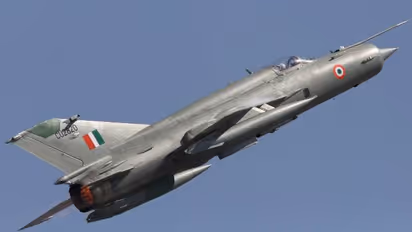 রাফালে সজ্জিত বিমান বাহিনীর একসময় ‘মেরুদণ্ড’ ছিল এই যুদ্ধবিমান, পাকিস্তানও এর ভয়েই গুটিয়ে থাকতো