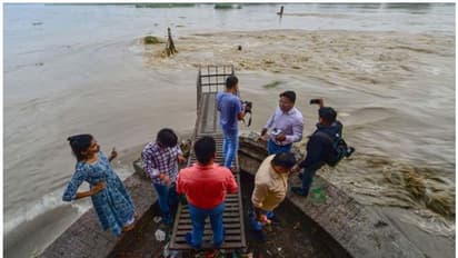 ഉത്തരേന്ത്യയില് പ്രളയക്കെടുതി രൂക്ഷം; യമുന റെയിൽവേ പാലത്തിലൂടെയുള്ള ട്രെയിൻ ഗതാഗതം നിർത്തിവച്ചു