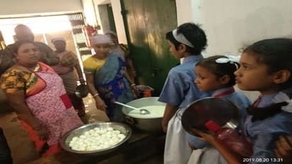 ಜೀವ ತೆಗೆದ ಬಿಸಿಯೂಟ: ಕಡಾಯಿಯಲ್ಲಿ ಬಿದ್ದು ಅಸುನೀಗಿದ ಕಂದ!