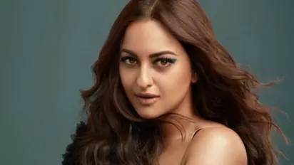 Mission Mangal enters Rs 100 crore club; Sonakshi Sinha on cloud 9