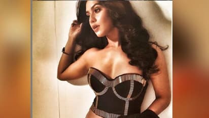 আরজে থেকে অভিনয়, ঢালিউডে ও টলিউডে অভিনয়ের জাদুতে নজর কাড়ছেন এই নায়িকা