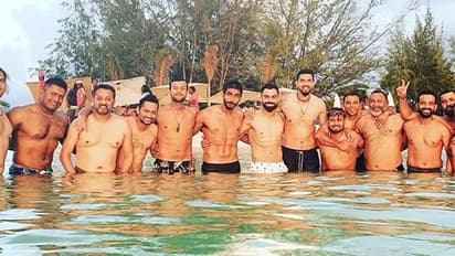 తొలి టెస్టుకు ముందు ఆటవిడుపు.. బీచ్లో ఎంజాయ్ చేస్తున్న టీమిండియా