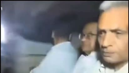 ப சிதம்பரம் அதிரடிக் கைது..... வீட்டில் வைத்தே தூக்கியது சிபிஐ !